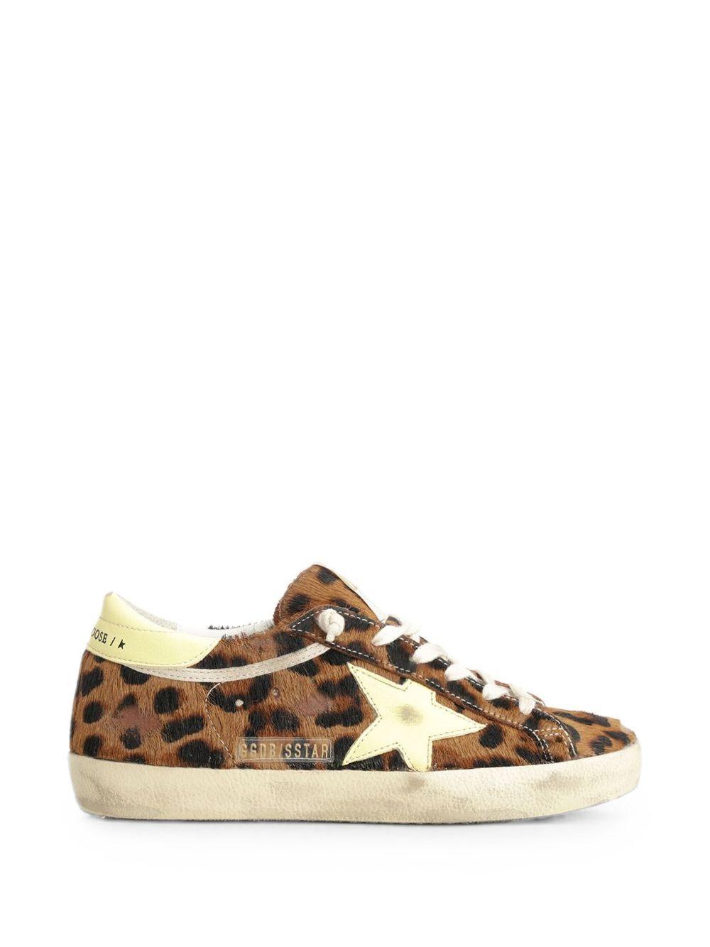 GOLDEN GOOSE Sneakers Superstar leopardate con talloncino giallo 