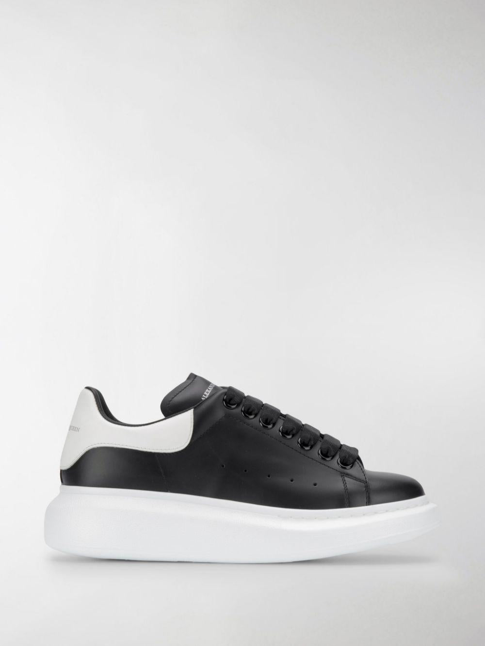 ALEXANDER McQUEEN Sneakers 'Oversize' in pelle nero e bianco 
