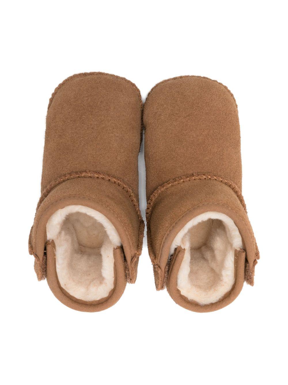 UGG Stivali 'Classic' e coperta 'Lovey' 