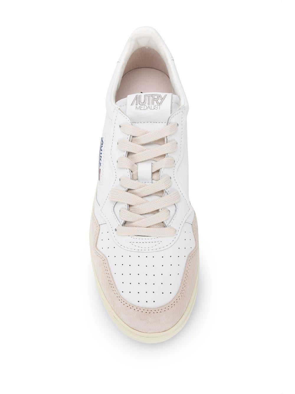 AUTRY Sneakers Medalist bianca con camoscio 