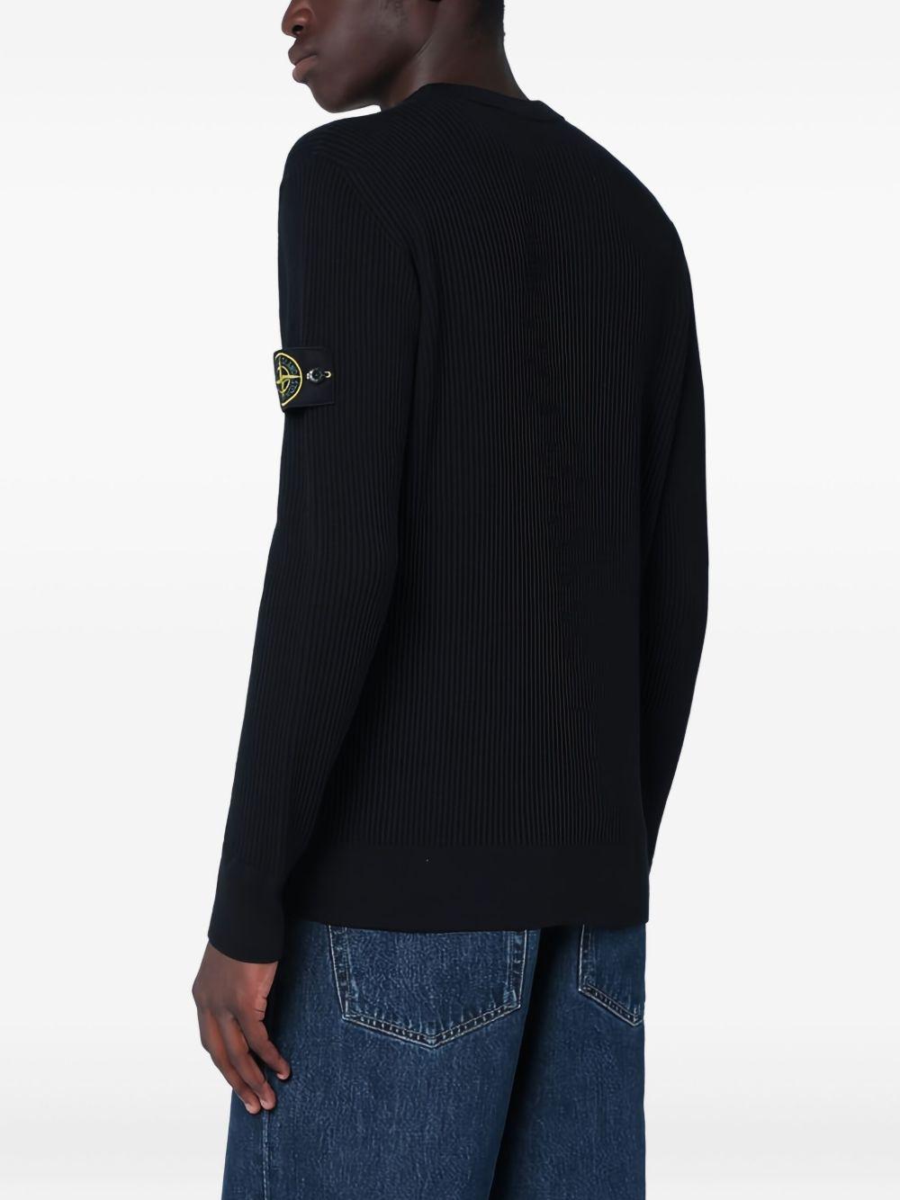 STONE ISLAND Maglia girocollo blu in lana vergine con patch logo 