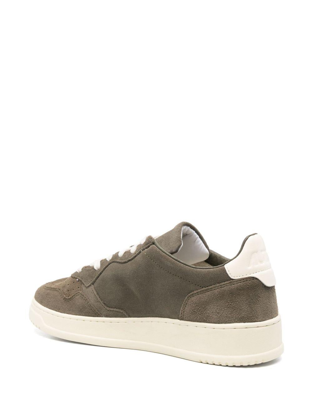 AUTRY Sneakers 'Medalist' in pelle scamosciata verde scuro 