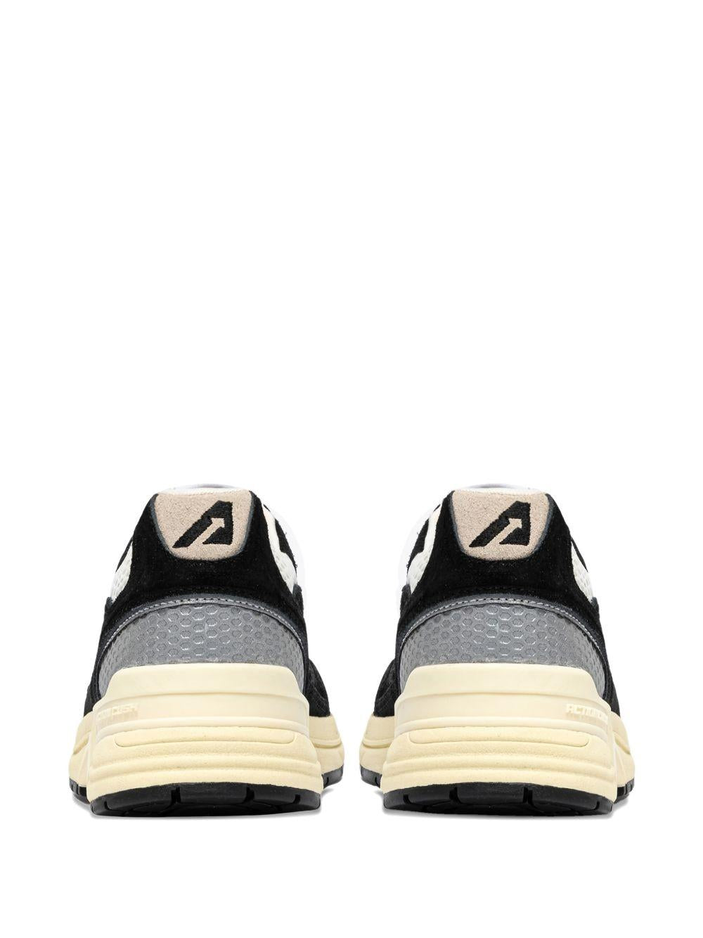 AUTRY Sneakers Hyperway in mesh e suede nero e argento 