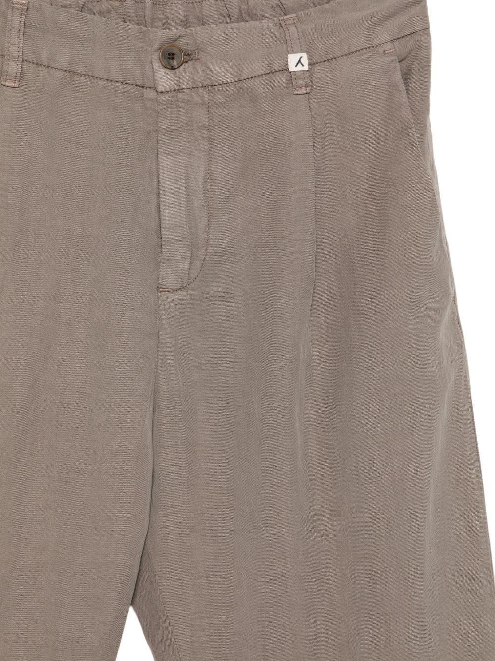 MYTHS Pantaloni in lino grigio scuro con pence 