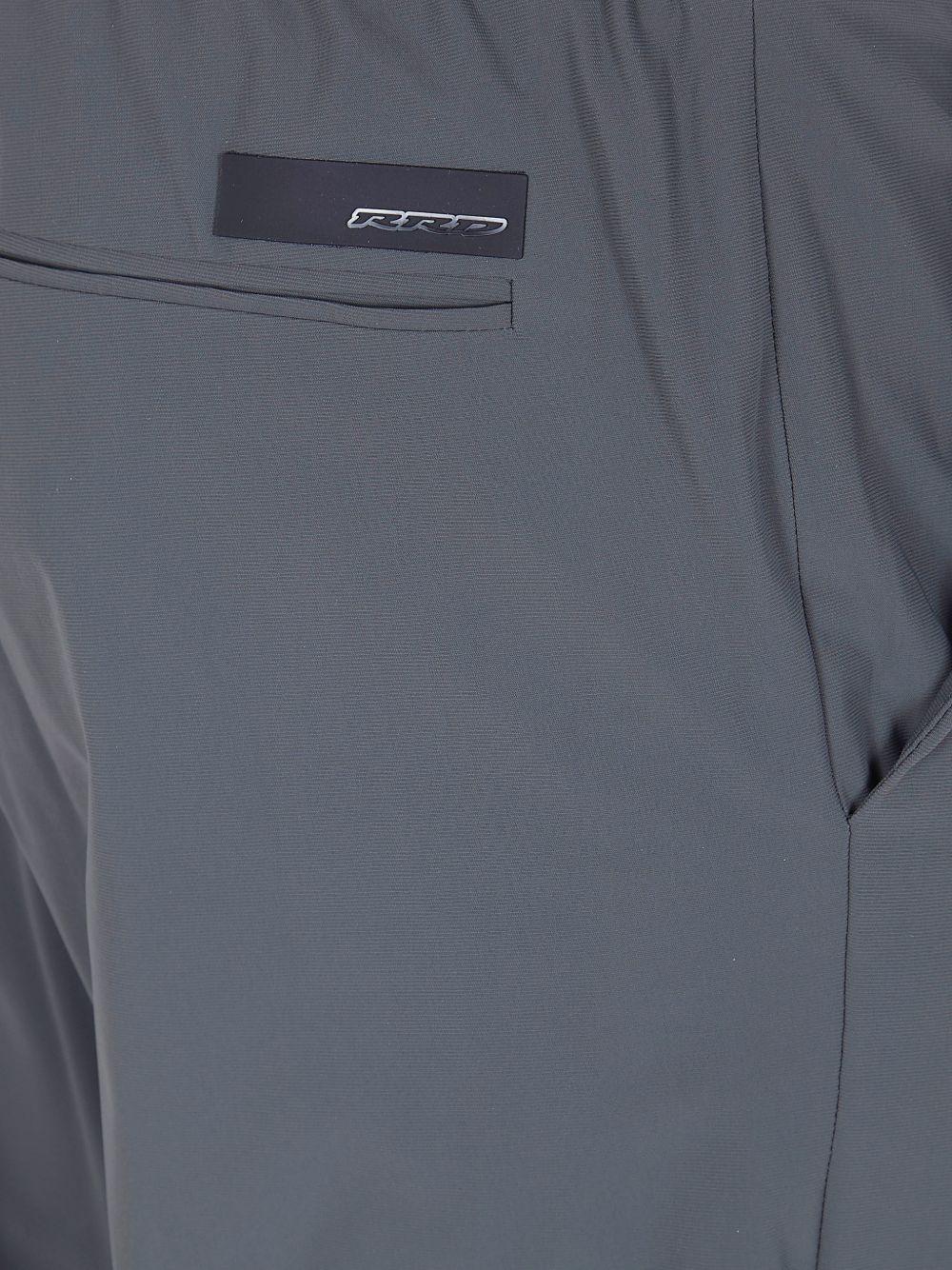 RRD ROBERTO RICCI DESIGNS Pantaloni verdi con applicazione logo 