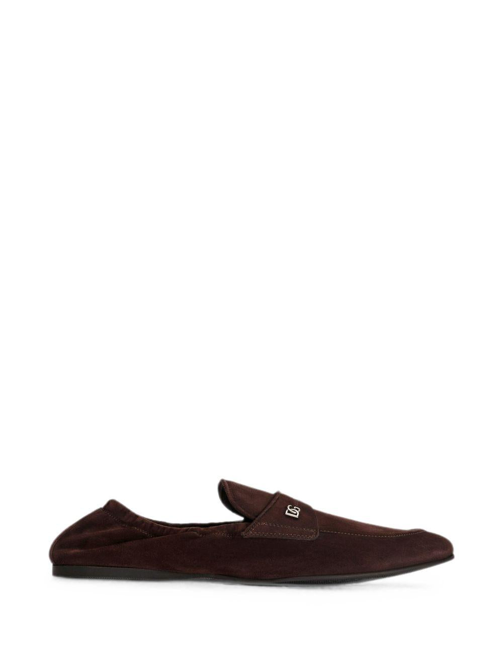 DOLCE e GABBANA Pantofola slip-on in suede marrone con morsetto logo 