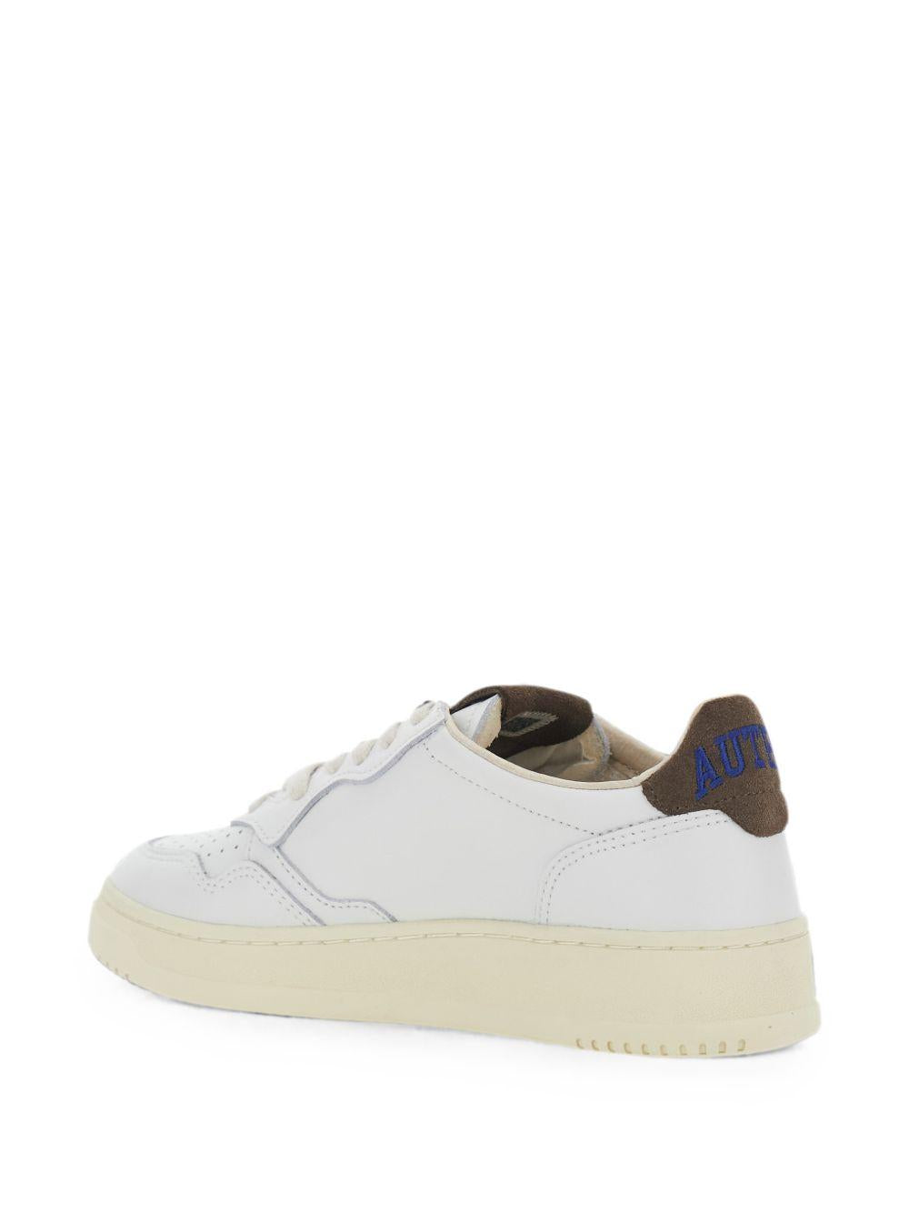 AUTRY Sneakers Medalist con dettagli in suede marrone 
