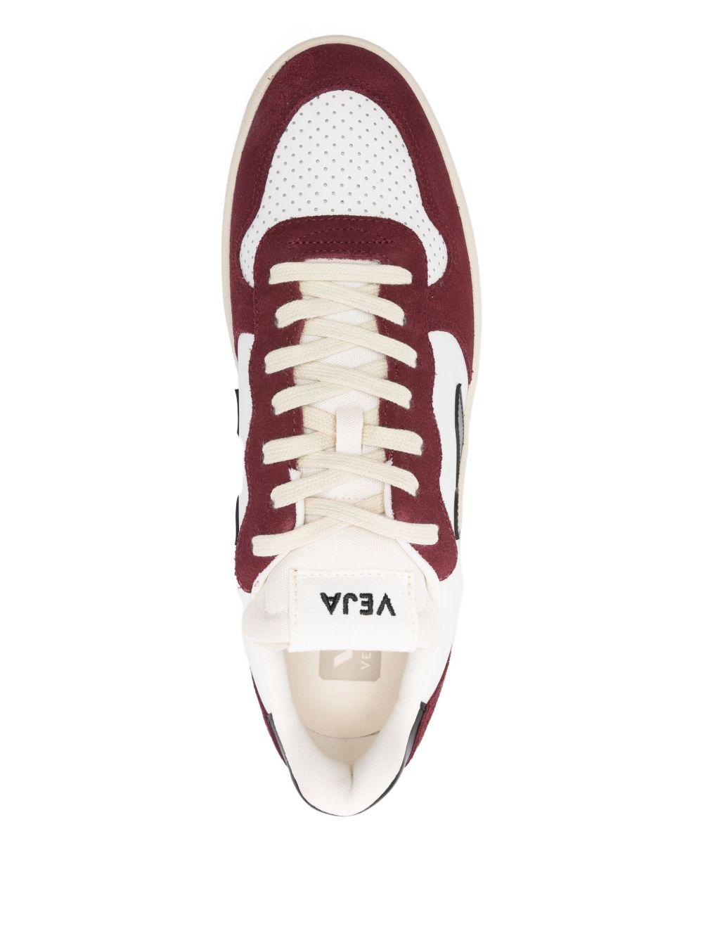 VEJA Sneakers bianche e bordeaux in eco-pelle con logo 