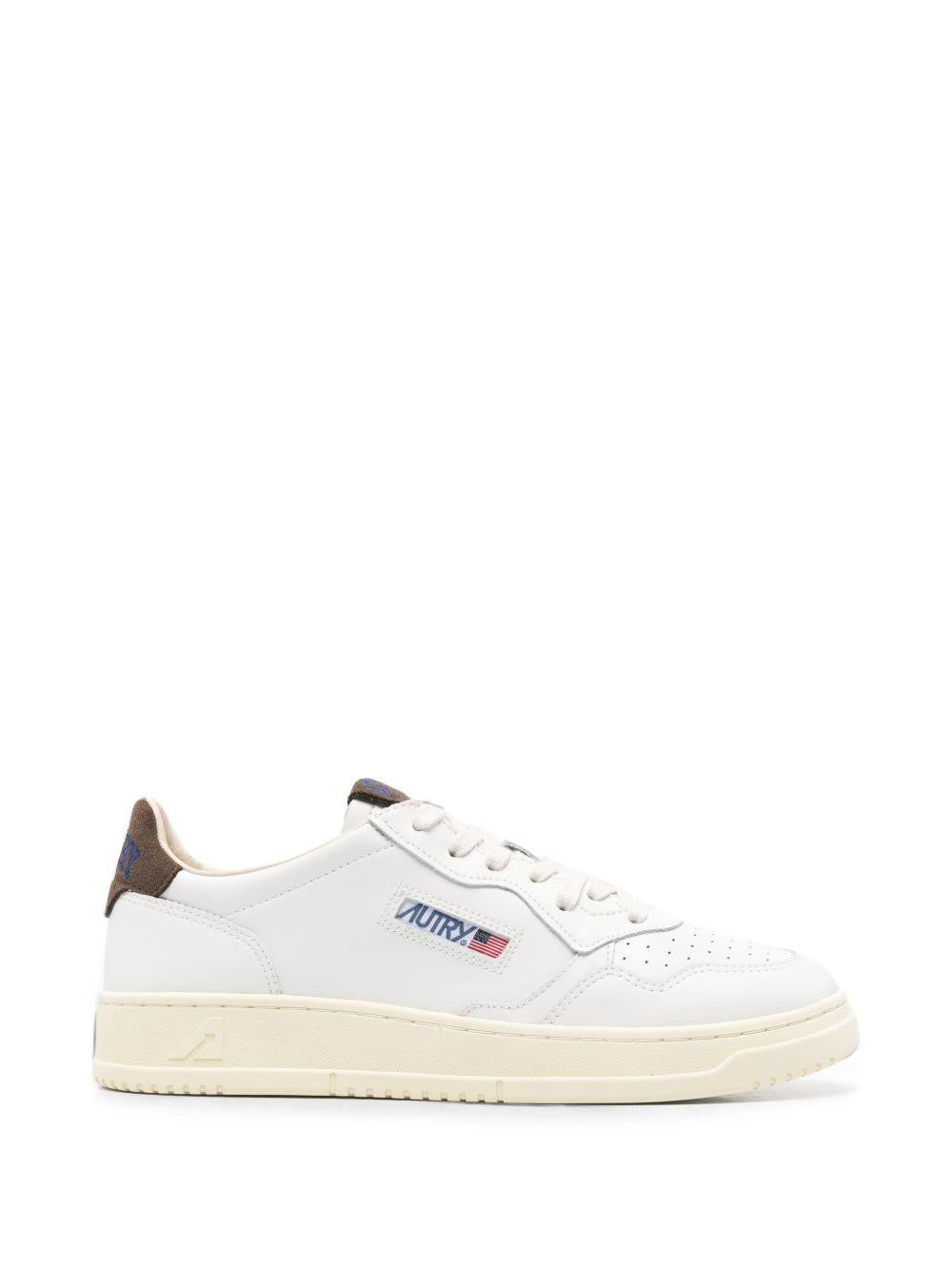 AUTRY Sneakers Medalist in pelle bianca con dettaglio marrone 