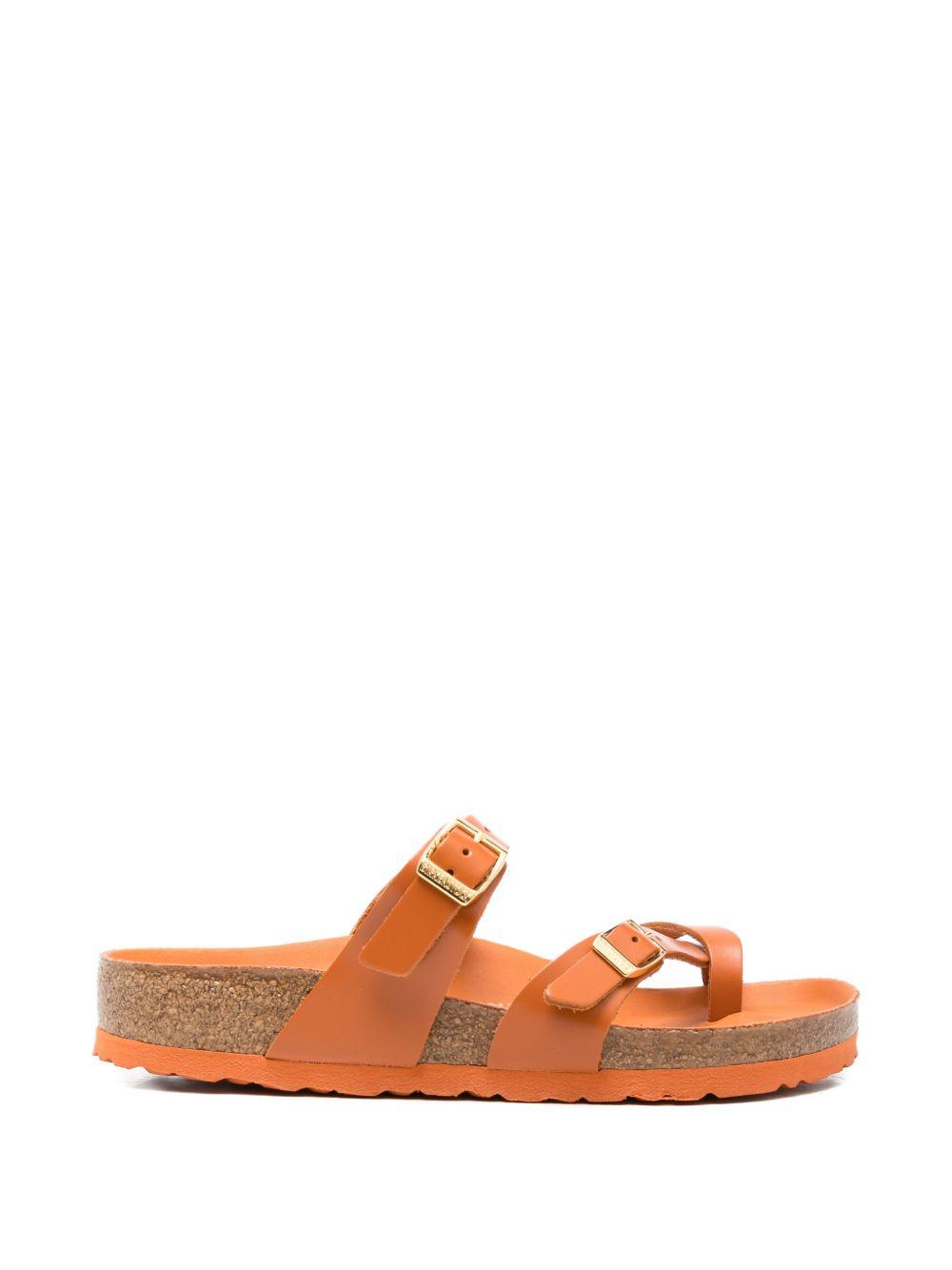 BIRKENSTOCK Sandali Mayari arancioni con cinturino e fibbia 