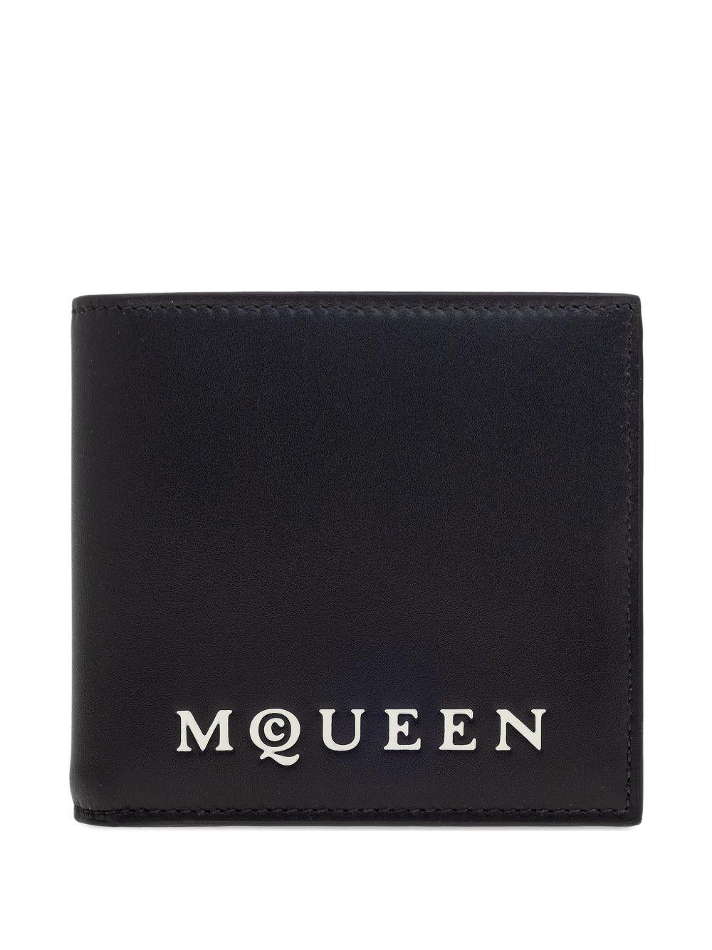 ALEXANDER McQUEEN Portafoglio bifold in pelle liscia con logo 