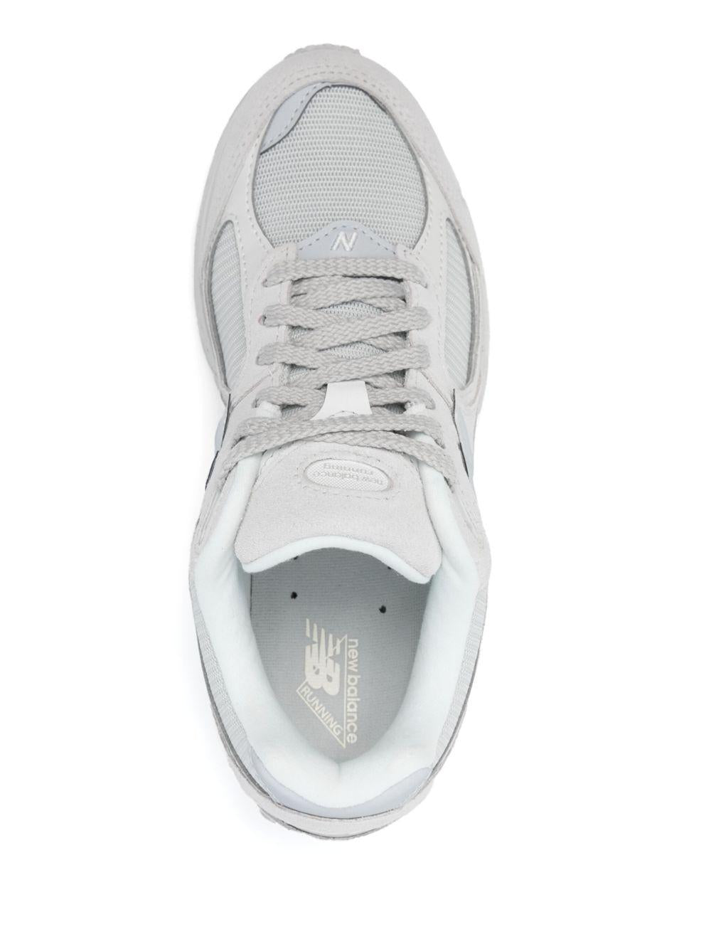 NEW BALANCE Sneakers unisex in camoscio e tela grigio chiaro 
