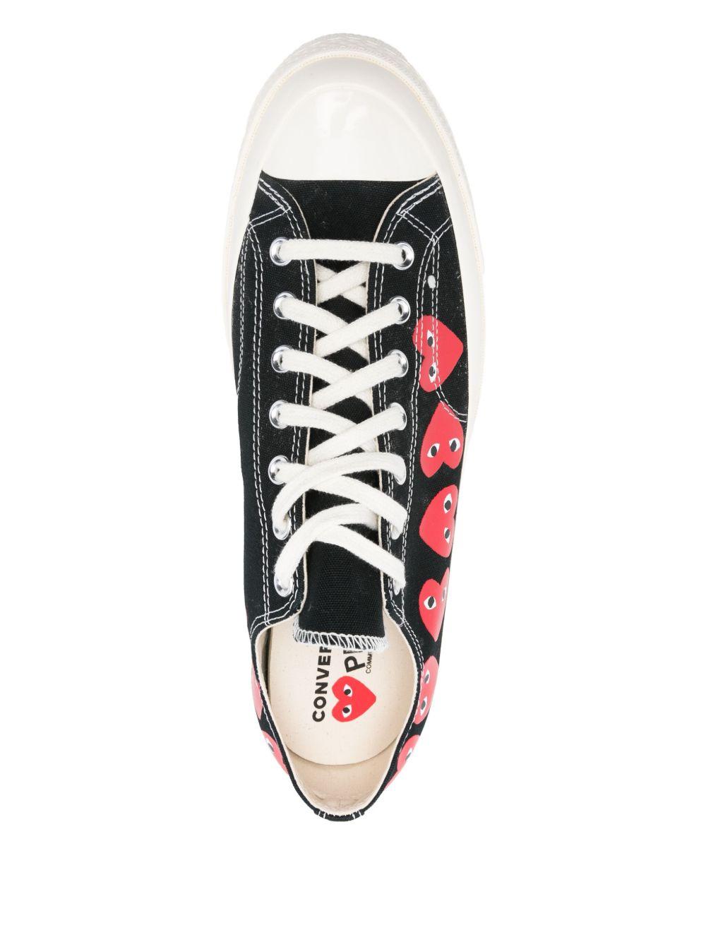 COMME DES GARCONS PLAY Sneakers con cuori 