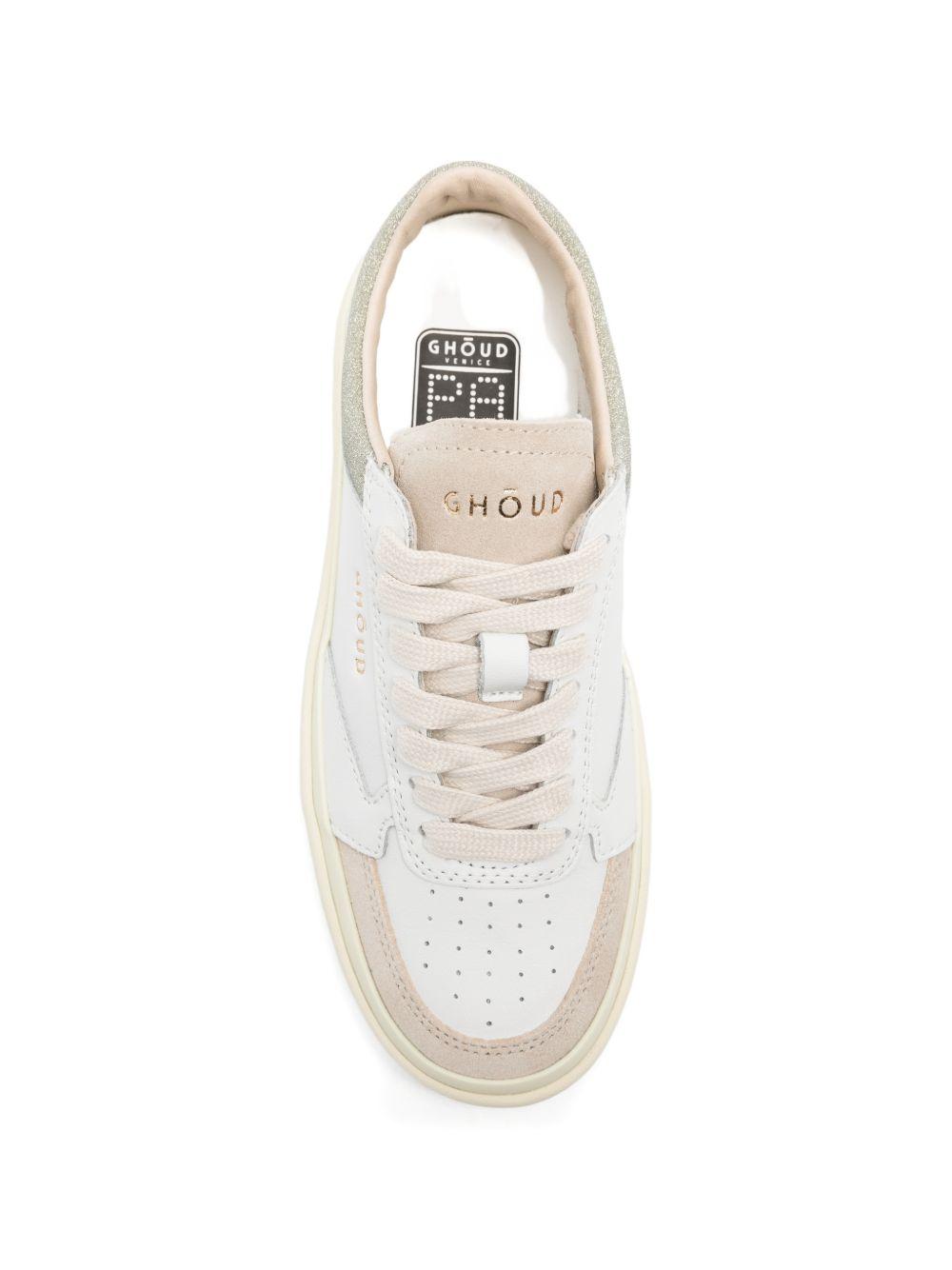 GHOUD Sneakers Pads in pelle bianca con strass 
