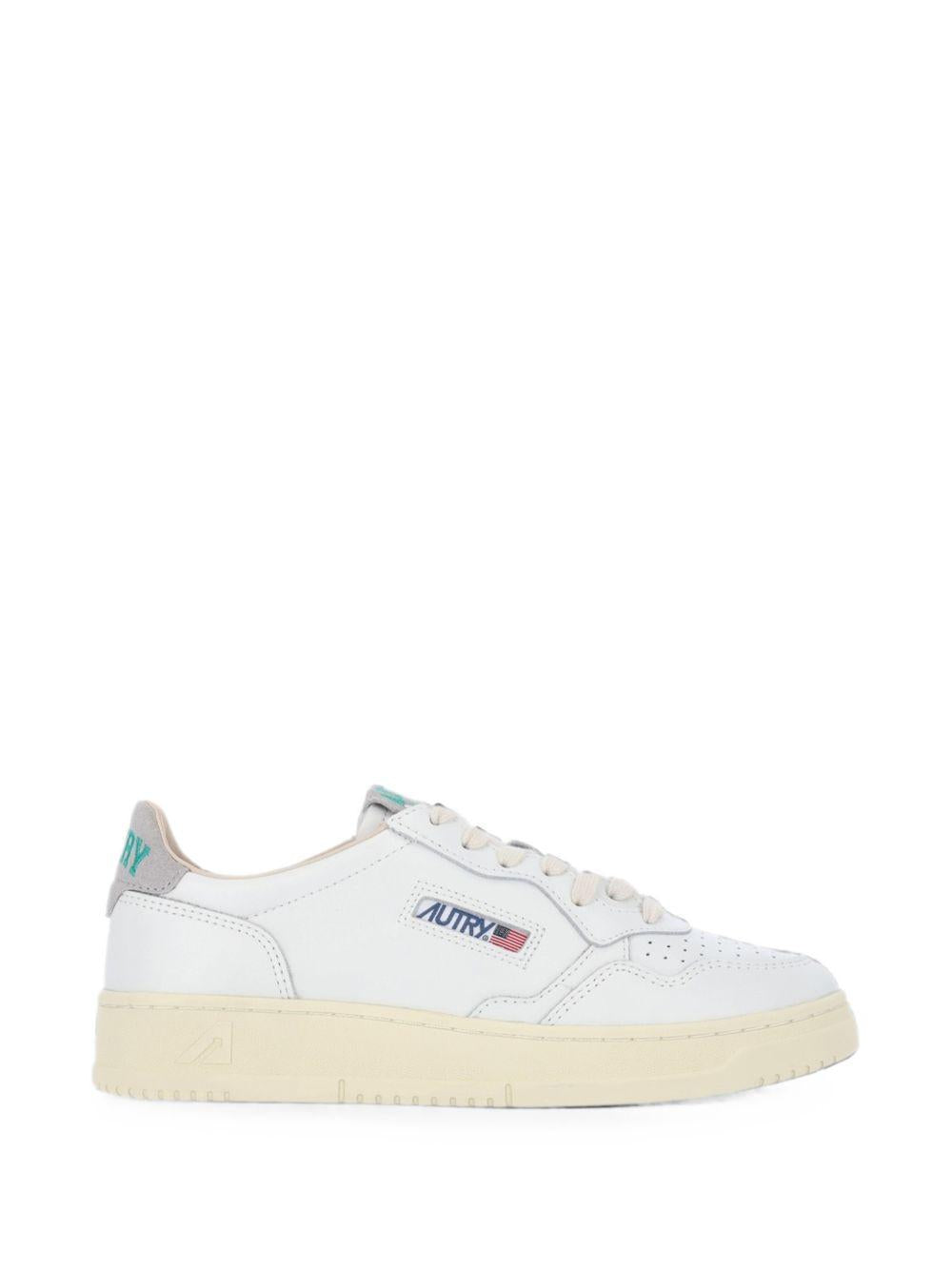 AUTRY Sneakers Medalist in pelle bianca con dettaglio grigio 