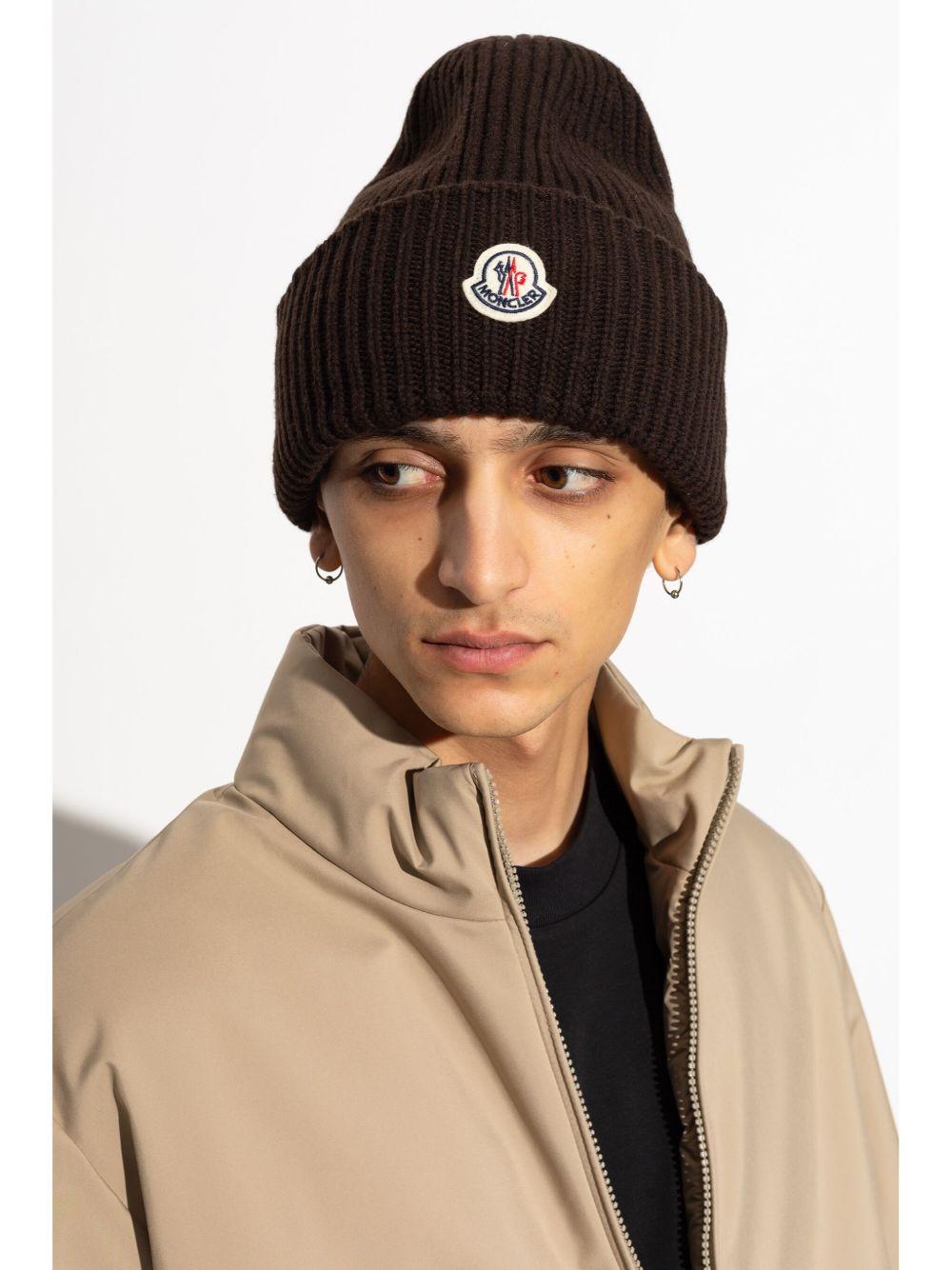 MONCLER Cappello con logo in lana e cashmere marrone 