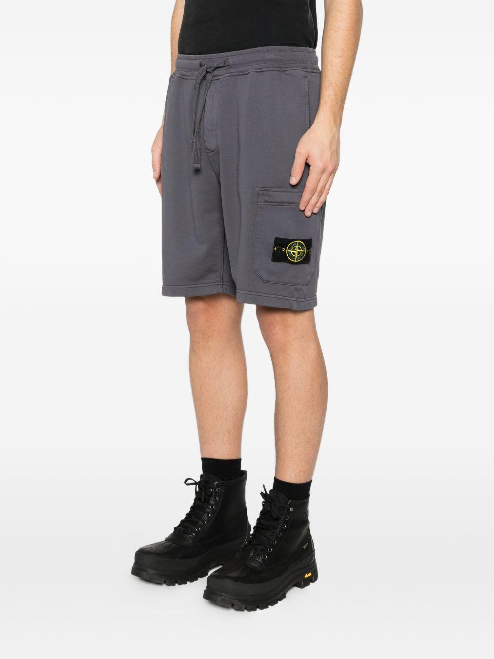 STONE ISLAND Shorts in cotone grigio con tasca 
