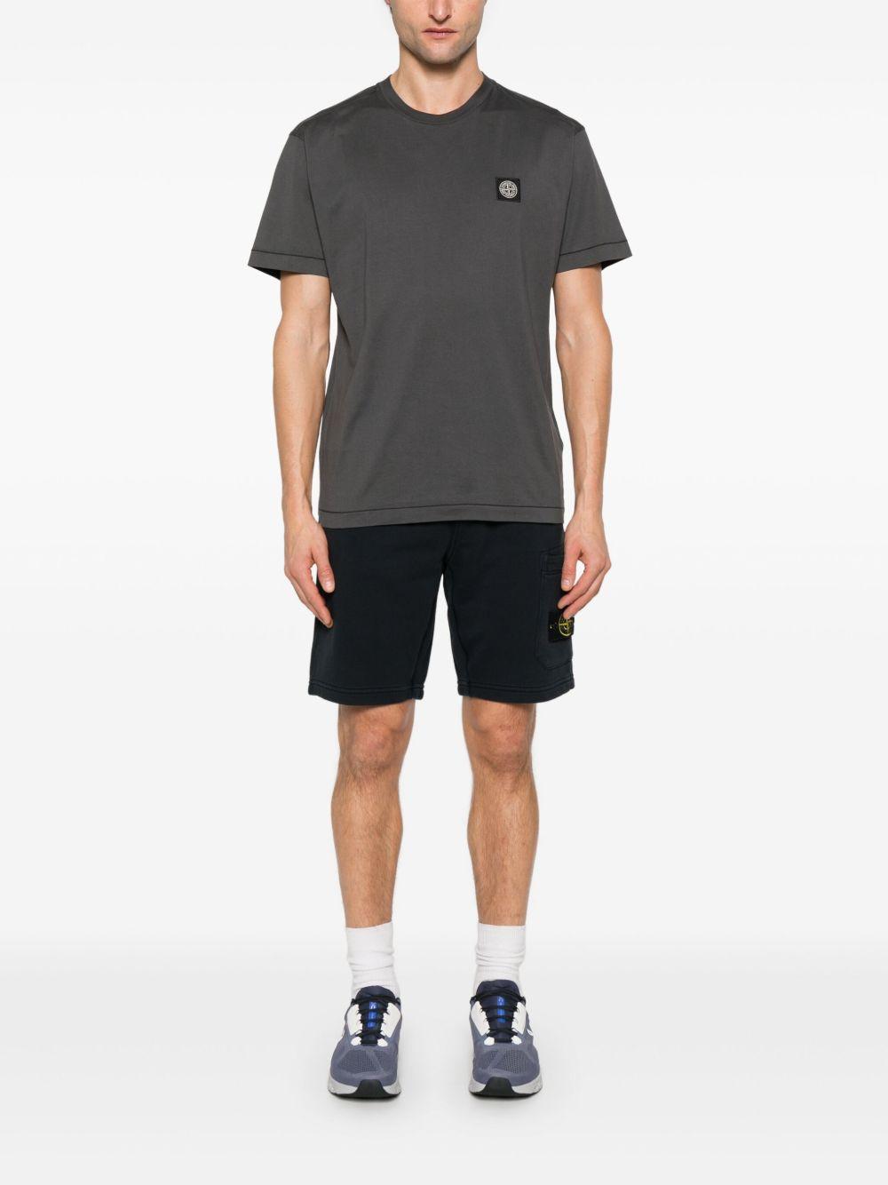 STONE ISLAND Shorts in cotone blu con tasca 