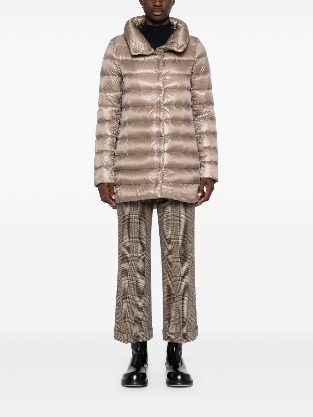 HERNO Piumino midi beige a collo alto oversize 