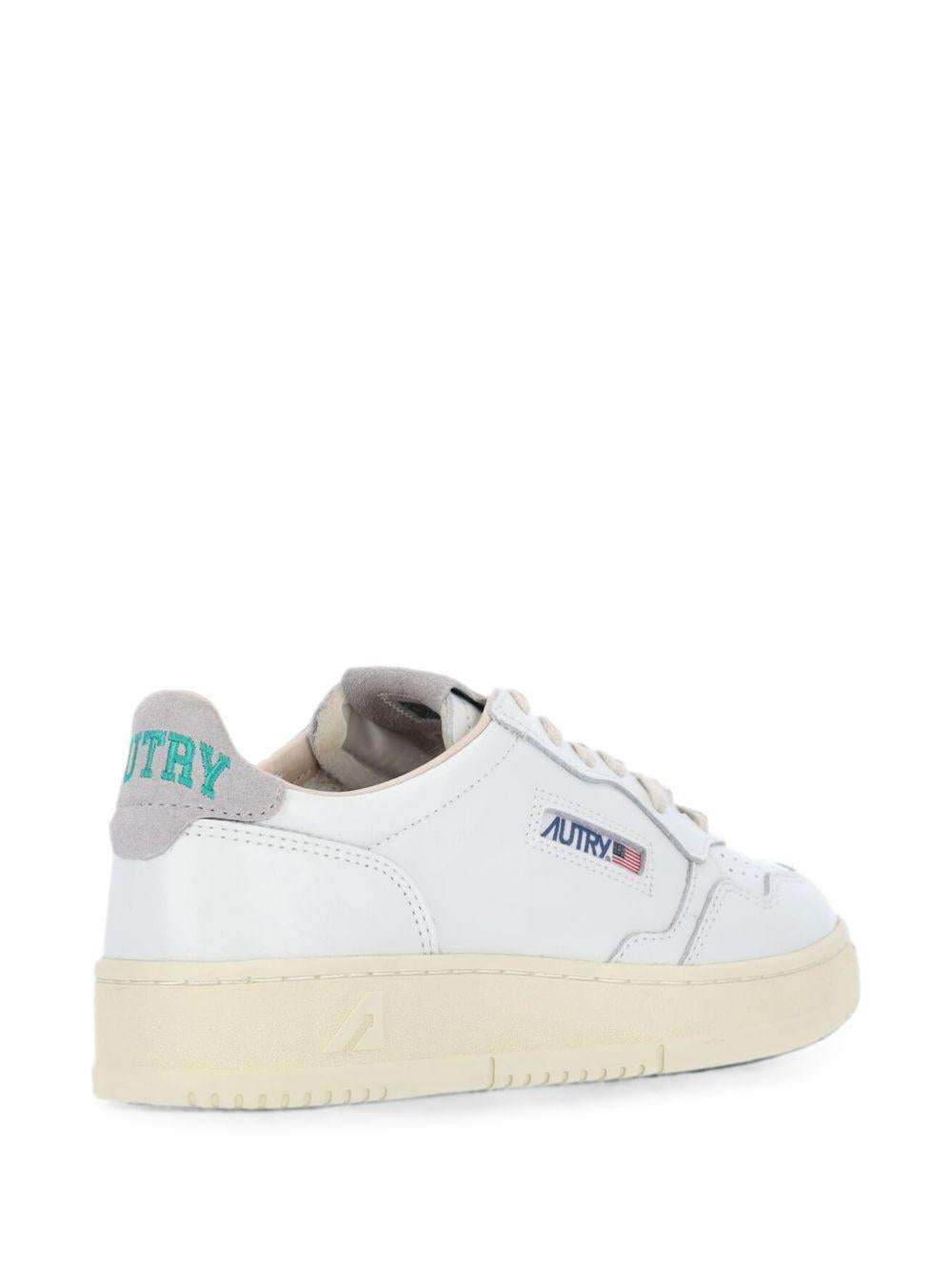 AUTRY Sneakers Medalist in pelle bianca con dettaglio grigio 