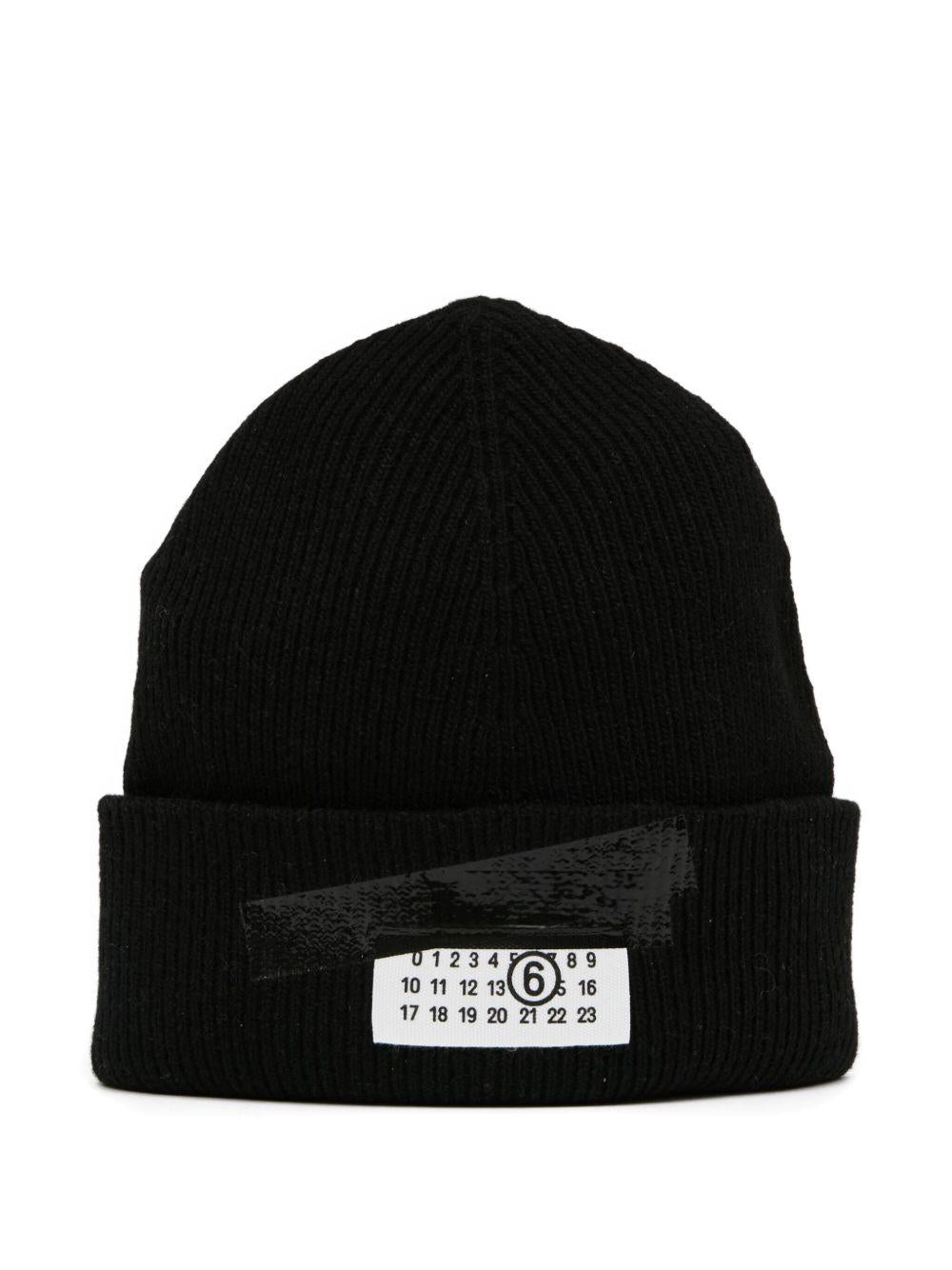 MM6 MAISON MARGIELA Cappello nero in maglia con logo 