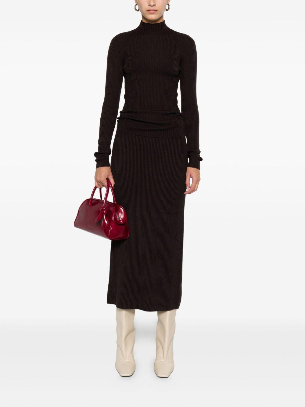 TWINSET Maglia a collo alto a costine in lana nera 