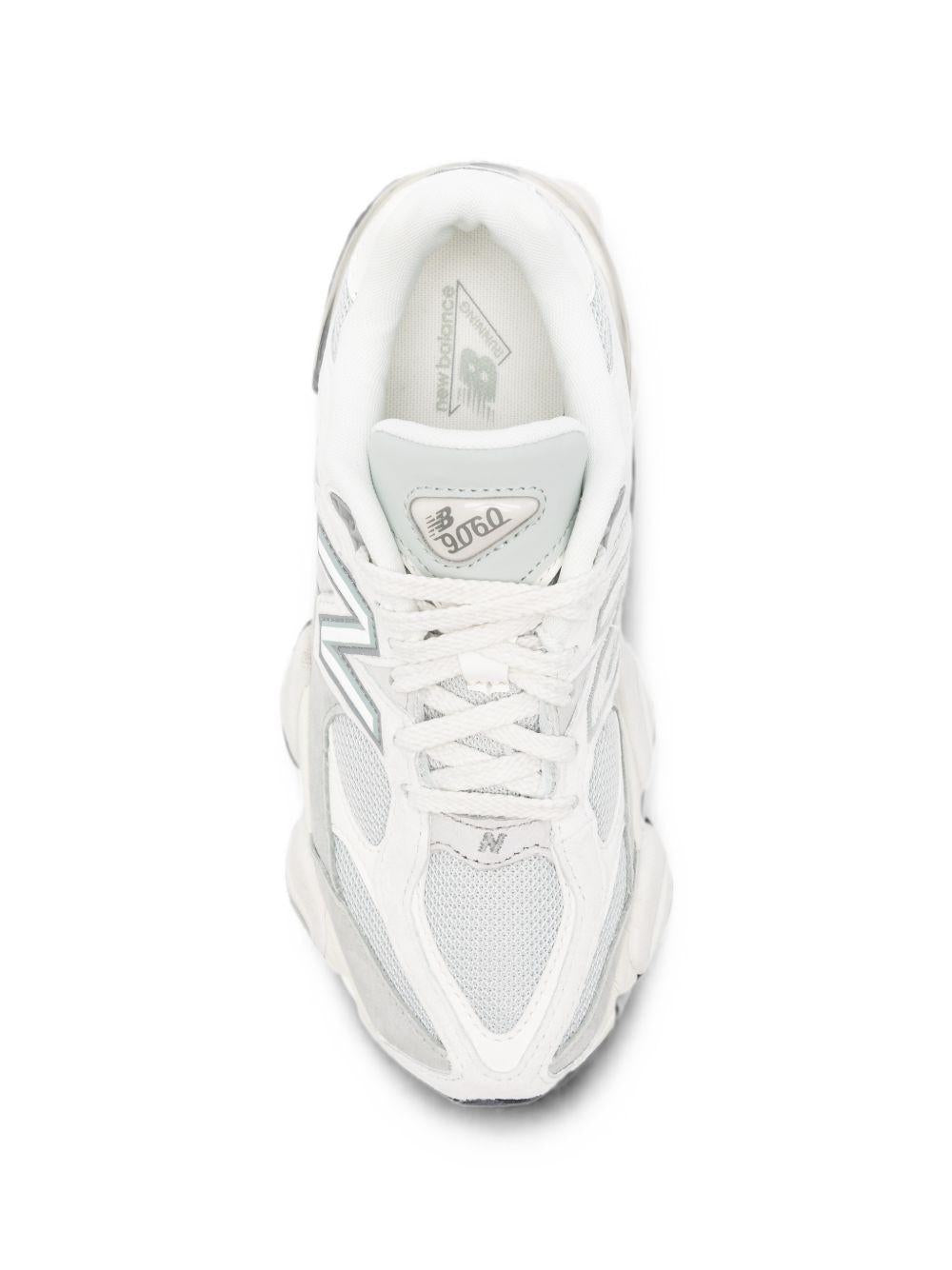 NEW BALANCE Sneakers 9060 bianche e grigie con tomaia in mesh e rivestimenti in suede 