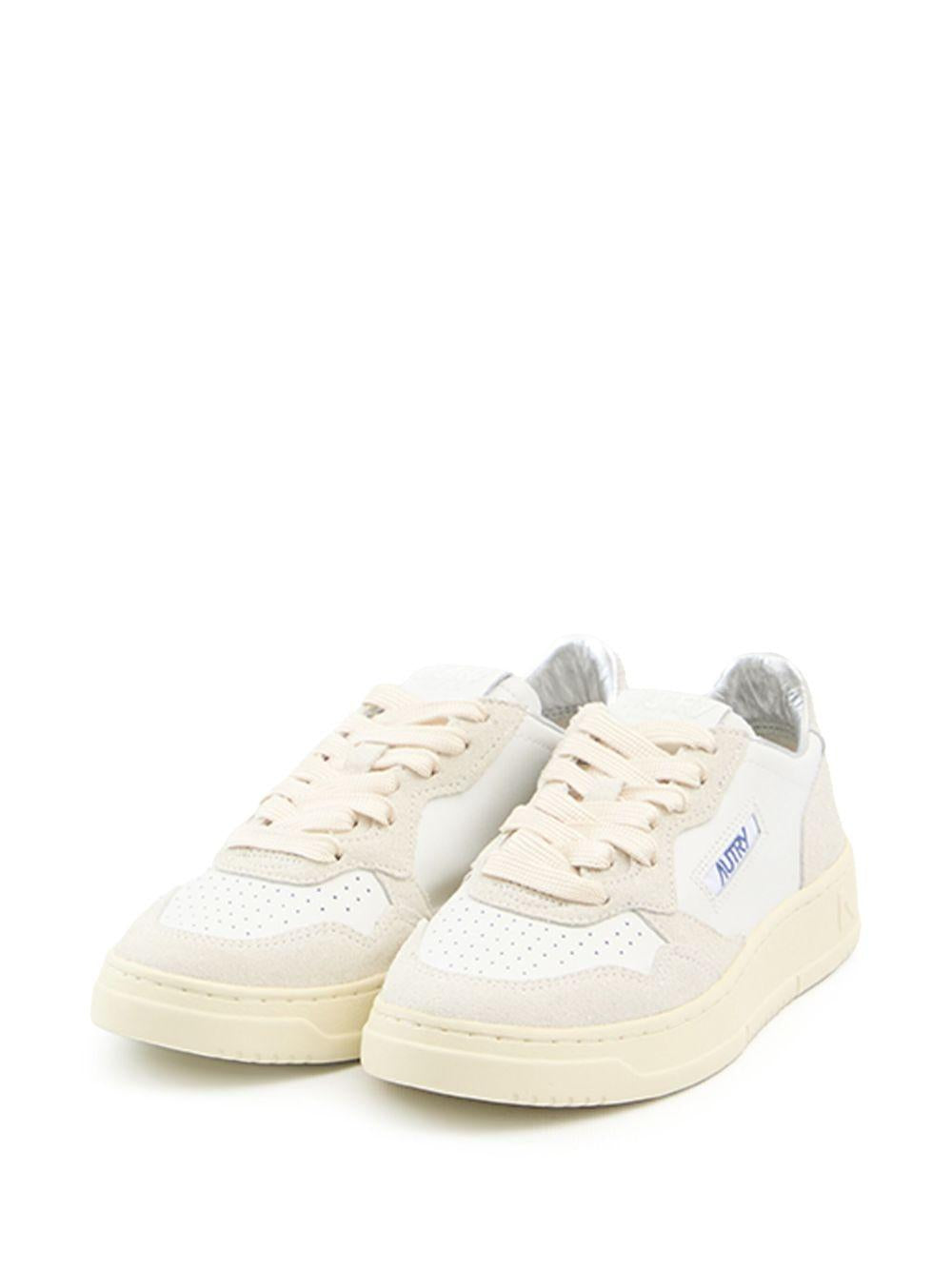 AUTRY Sneakers 'Medalist Low' in pelle bianca 