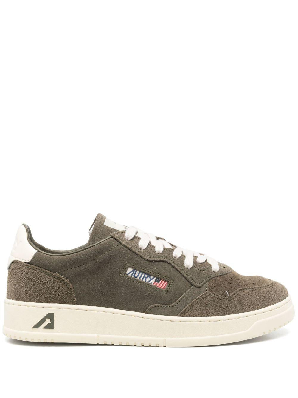 AUTRY Sneakers 'Medalist' in pelle scamosciata verde scuro 