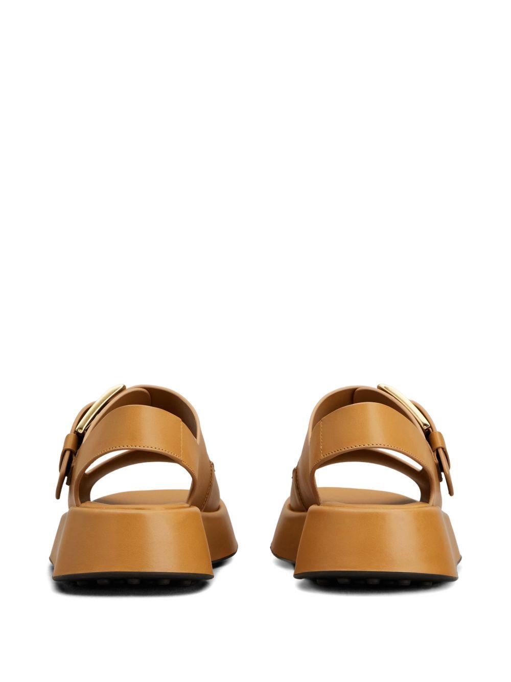 TODS Sandali in pelle marrone con fibbia dorata 