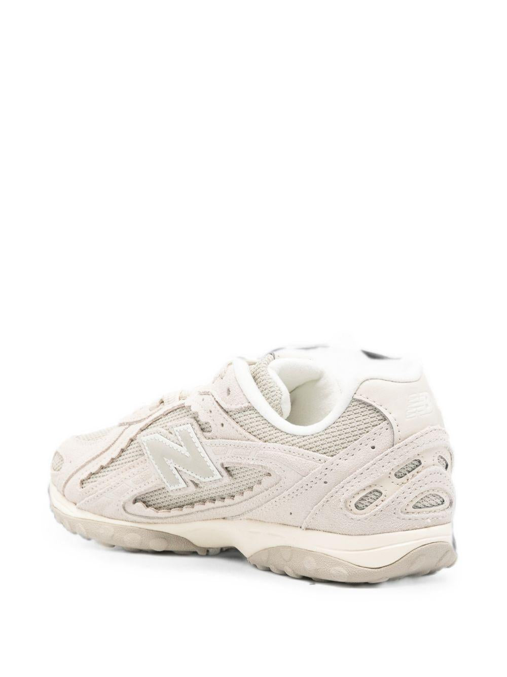 NEW BALANCE Sneakers 204L avorio con tomaia in mesh e rivestimenti in suede 