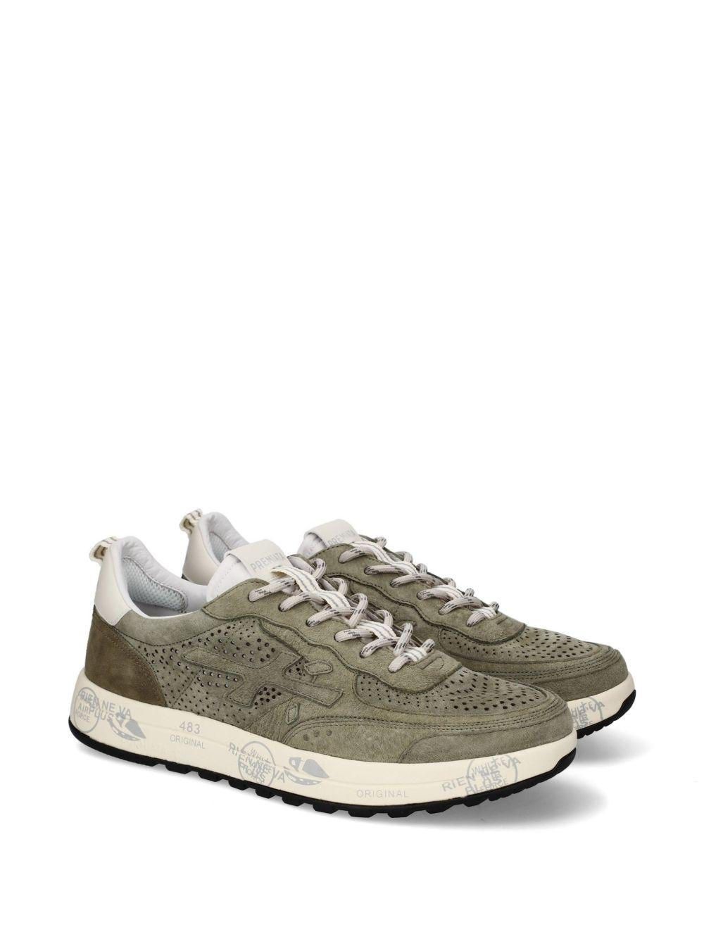 PREMIATA Sneakers Nous in camoscio verde con suola bianca 
