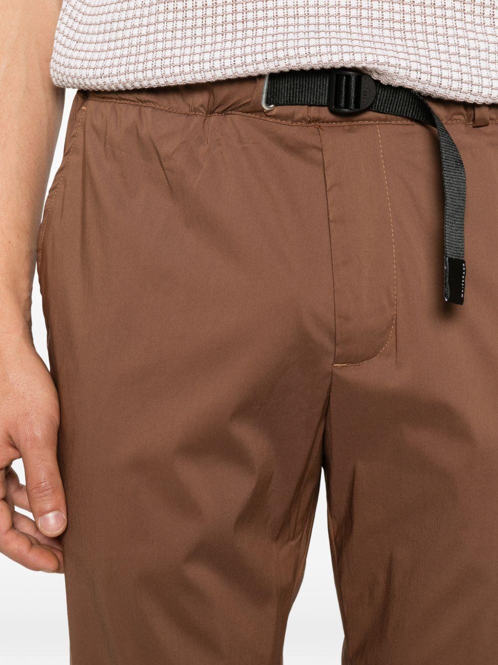 WHITE SAND Pantaloni in cotone marrone con cintura nera 