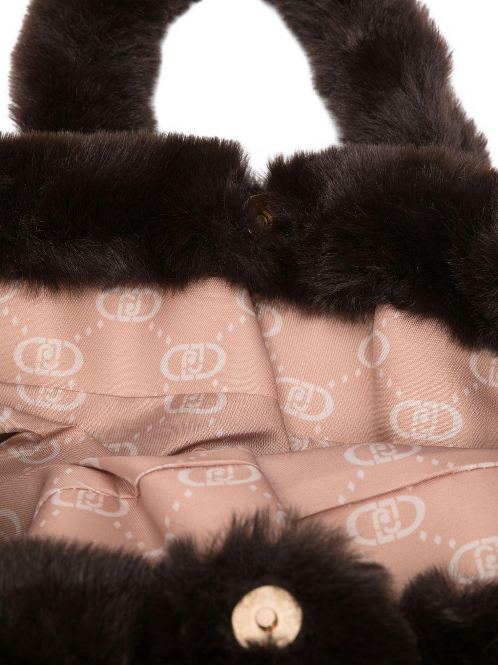 LIUJO Borsa a mano marrone in ecopelliccia con logo 