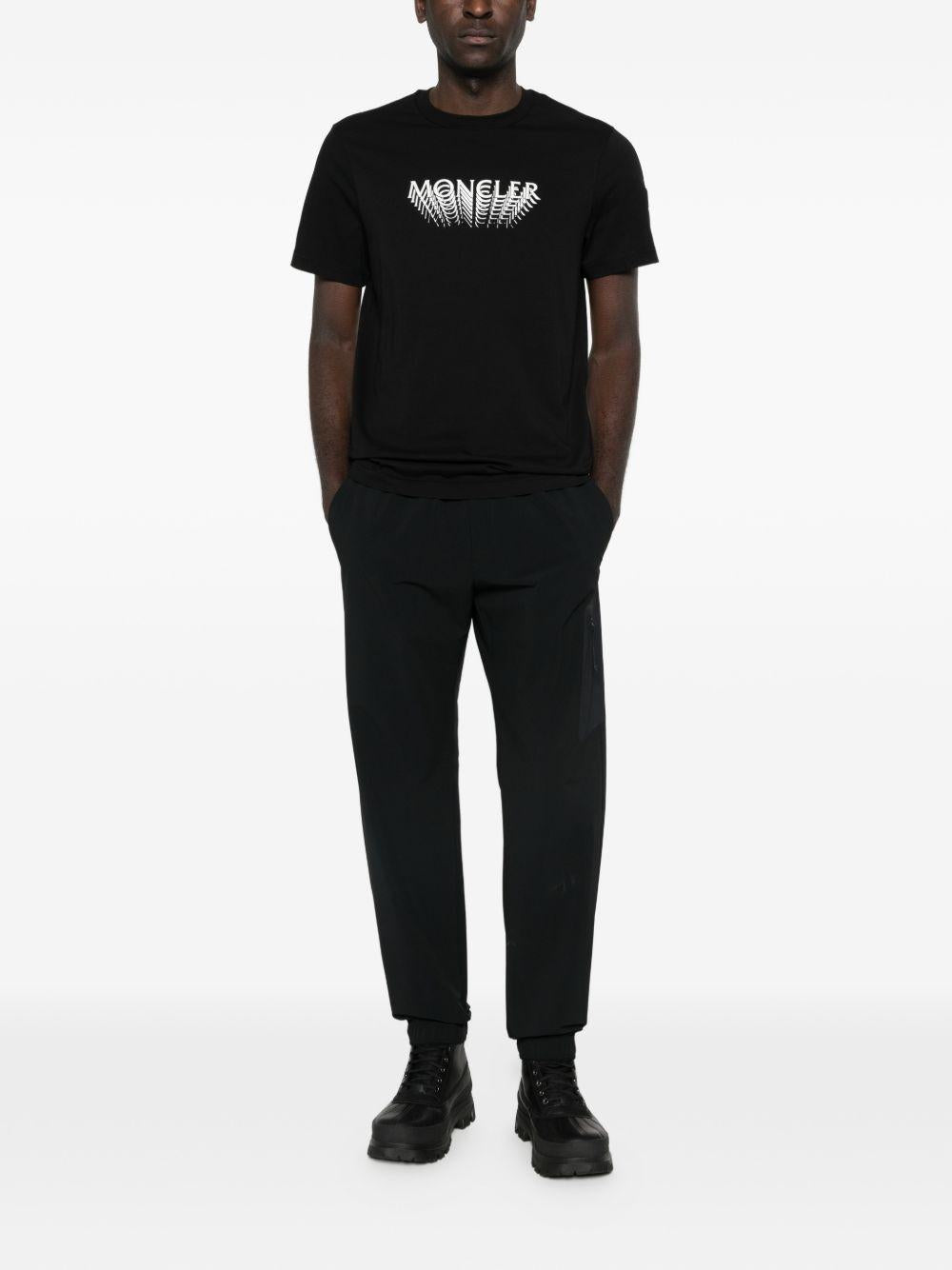 MONCLER T-shirt in cotone nero con stampa 